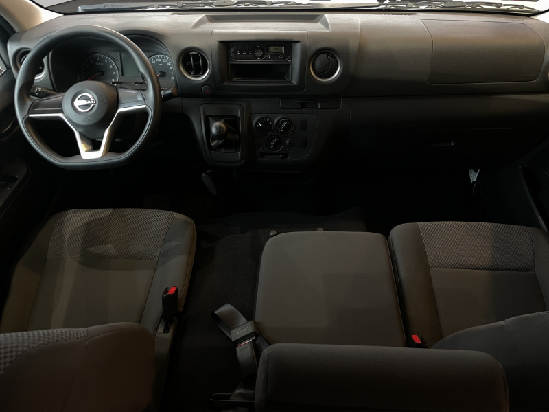 Nissan Comerciales Urvan Panel 4 pts. Amplia, TM5, a/ac. 2024